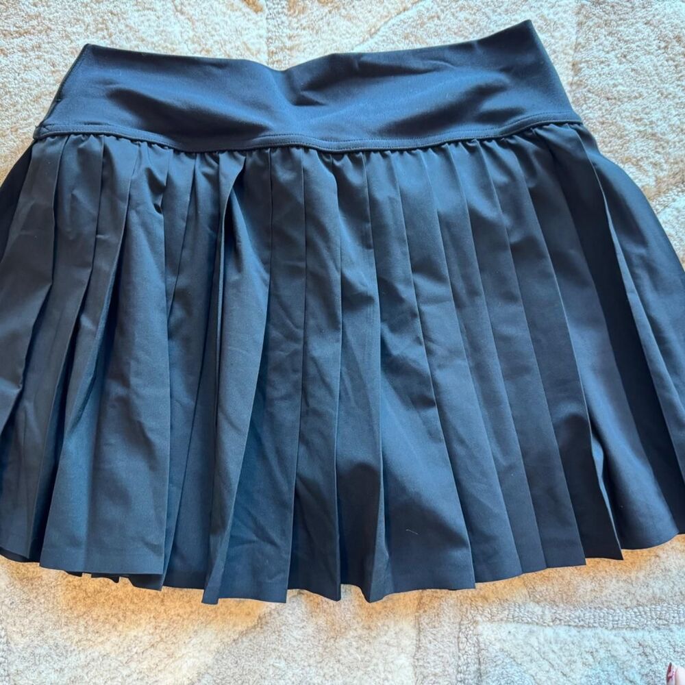 Aerie Women's Black Athletic Skort - Picture 3 of 4